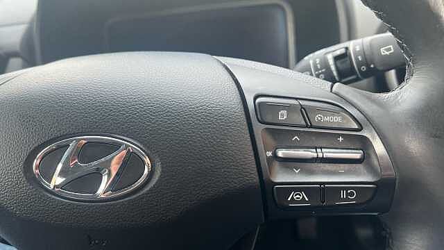 Hyundai KONA 1.0 T-GDi MHEV SE Connect SUV 5dr Petrol Hybrid Manual Euro 6 (s/s) (120 ps) Atlas White