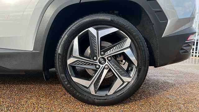 Hyundai TUCSON 1.6 h T-GDi 13.8kWh Ultimate SUV 5dr Petrol Plug-in Hybrid Auto 4WD Euro 6 (s/s) Shimmering Slvr