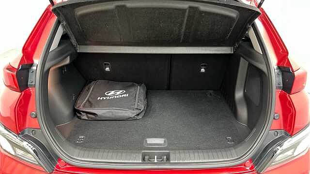 Hyundai KONA 64kWh Premium SUV 5dr Electric Auto (10.5kW Charger) (204 ps)