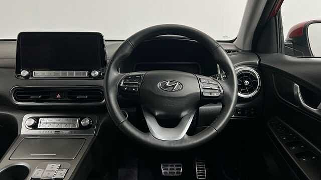 Hyundai KONA 64kWh Premium SUV 5dr Electric Auto (10.5kW Charger) (204 ps)