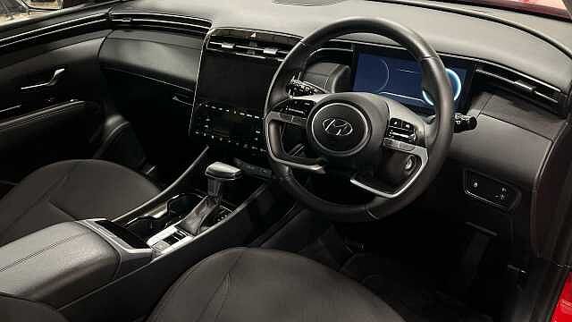 Hyundai TUCSON 1.6 T-GDi MHEV SE Connect SUV 5dr Petrol Hybrid DCT Euro 6 (s/s) (150 ps) Engine Red