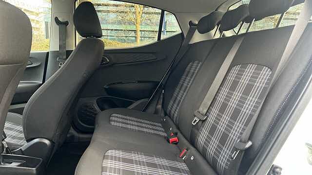 Hyundai i10 1.0 Premium Hatchback 5dr Petrol Manual Euro 6 (s/s) (67 ps)
