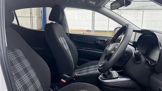 Hyundai i10 1.0 Premium Hatchback 5dr Petrol Manual Euro 6 (s/s) (67 ps)