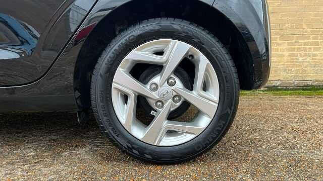 Hyundai i10 1.0 SE Connect Hatchback 5dr Petrol Manual Euro 6 (s/s) (67 ps)