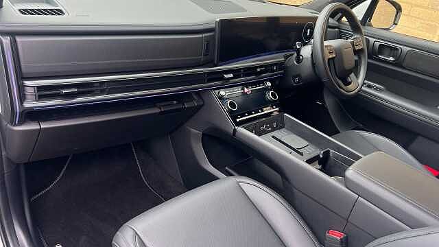 Hyundai SANTA FE 1.6 T-GDi 13.8kWh Calligraphy SUV 5dr Petrol Plug-in Hybrid Auto 4WD Euro 6 (s/s Creamy White Matte