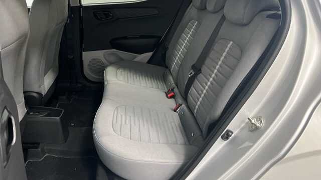 Hyundai I10 1.0 Premium Hatchback 5dr Petrol Manual Euro 6 (s/s) (67 ps) Silver