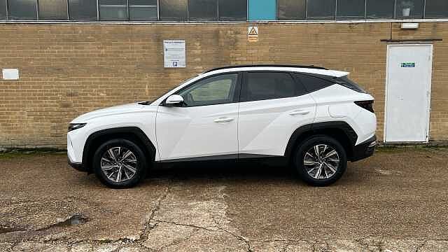 Hyundai TUCSON 1.6 h T-GDi SE Connect SUV 5dr Petrol Hybrid Auto Euro 6 (s/s) (230 ps) Atlas White