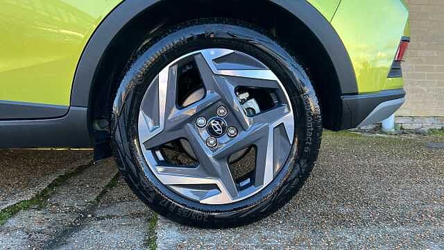 Hyundai BAYON 1.0 T-GDi Premium SUV 5dr Petrol Manual Euro 6 (s/s) (100 ps) Lucid Lime