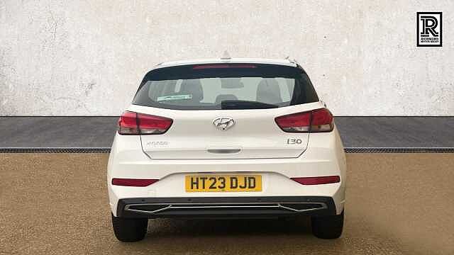 Hyundai I30 1.0 T-GDi MHEV SE Connect Hatchback 5dr Petrol Hybrid Manual Euro 6 (s/s) (120 p Serenity White