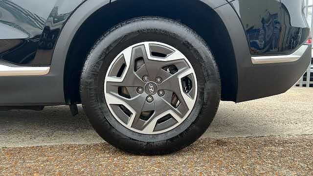Hyundai SANTA FE 1.6 h T-GDi Premium SUV 5dr Petrol Hybrid Auto Euro 6 (s/s) (230 ps) Abyss Blk
