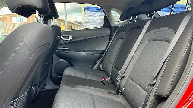 Hyundai KONA 64kWh Premium SUV 5dr Electric Auto (10.5kW Charger) (204 ps)