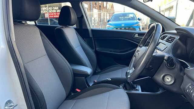Hyundai i20 1.2 Play Hatchback 5dr Petrol Manual Euro 6 (s/s) (84 ps)