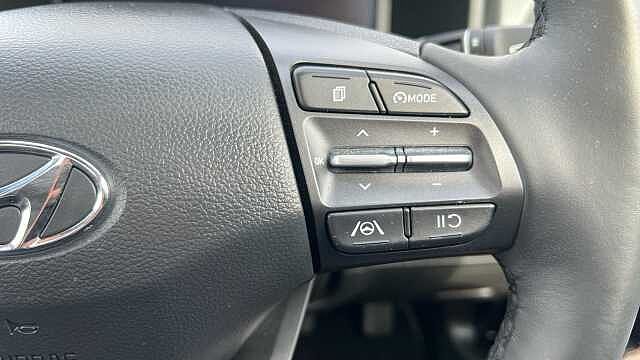 Hyundai KONA 1.0 T-GDi MHEV Ultimate SUV 5dr Petrol Hybrid Manual Euro 6 (s/s) (120 ps) Dark Knight