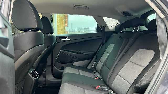 Hyundai TUCSON 1.6 GDi SE Nav SUV 5dr Petrol Manual Euro 6 (s/s) (132 ps) Grey