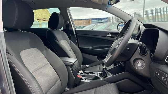 Hyundai TUCSON 1.6 GDi SE Nav SUV 5dr Petrol Manual Euro 6 (s/s) (132 ps) Grey