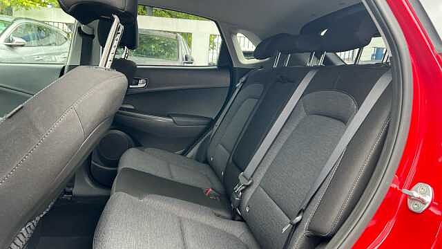 Hyundai KONA 64kWh Premium SUV 5dr Electric Auto (10.5kW Charger) (204 ps) Pulse Red