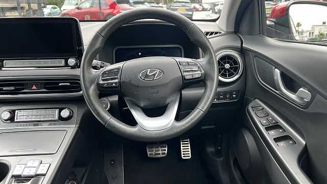 Hyundai KONA 64kWh Premium SUV 5dr Electric Auto (10.5kW Charger) (204 ps) Pulse Red