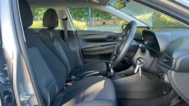 Hyundai I20 1.0 T-GDi MHEV SE Connect Hatchback 5dr Petrol Hybrid Manual Euro 6 (s/s) (100 p Brown
