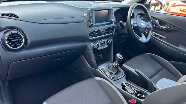 Hyundai KONA 1.0 T-GDi Play SUV 5dr Petrol Manual Euro 6 (s/s) (120 ps) White