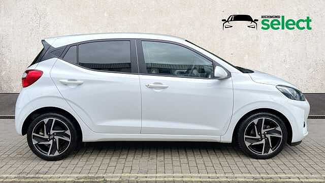 Hyundai i10 1.0 Premium Hatchback 5dr Petrol Manual Euro 6 (s/s) (67 ps)