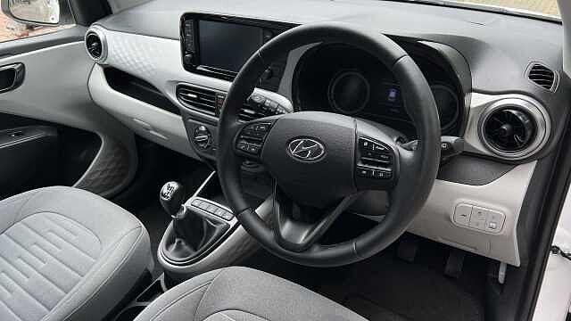 Hyundai i10 1.0 Premium Hatchback 5dr Petrol Manual Euro 6 (s/s) (67 ps)