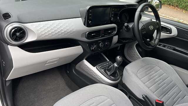 Hyundai i10 1.0 Premium Hatchback 5dr Petrol Manual Euro 6 (s/s) (67 ps)