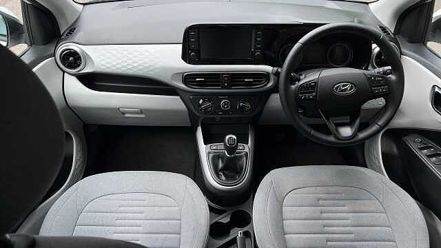 Hyundai i10 1.0 Premium Hatchback 5dr Petrol Manual Euro 6 (s/s) (67 ps)