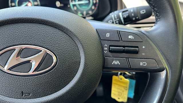 Hyundai I20 1.0 T-GDi MHEV SE Connect Hatchback 5dr Petrol Hybrid DCT Euro 6 (s/s) (100 ps) Red