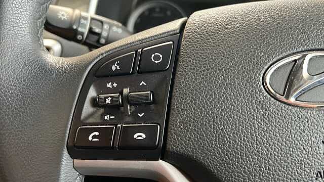 Hyundai TUCSON 1.6 GDi S Connect SUV 5dr Petrol Manual Euro 6 (s/s) (132 ps) Blue