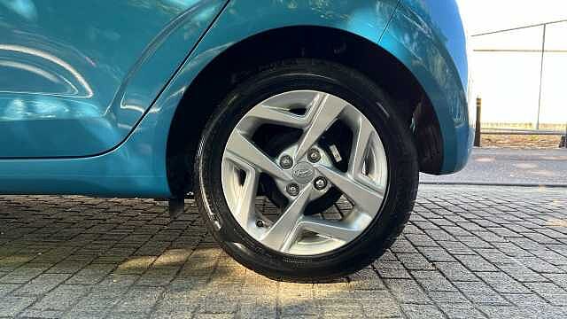 Hyundai i10 1.0 SE Connect Hatchback 5dr Petrol Manual Euro 6 (s/s) (67 ps)