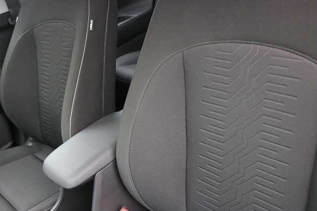 Hyundai KONA 115kW Advance 48kWh 5dr Auto