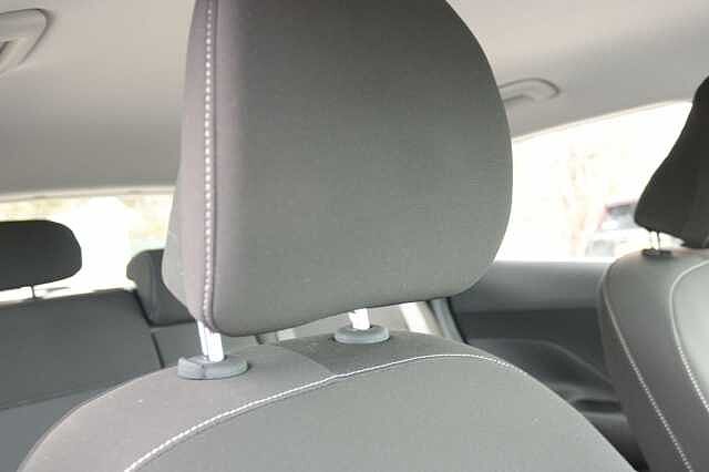 Hyundai KONA 48.4kWh Advance Auto 5dr