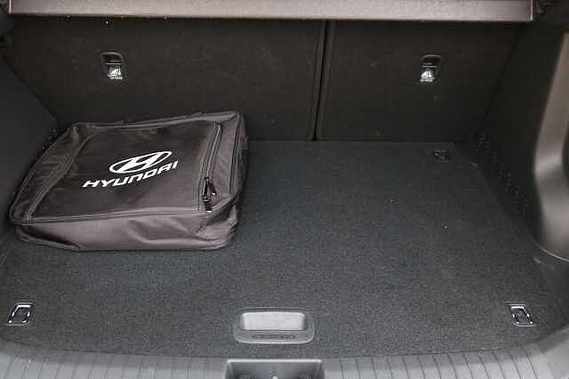 Hyundai KONA 39kWh SE Connect Auto 5dr (10.5kW Charger) Black