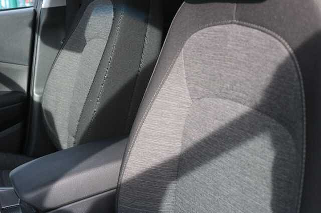 Hyundai KONA 39kWh SE Connect Auto 5dr (10.5kW Charger) Black