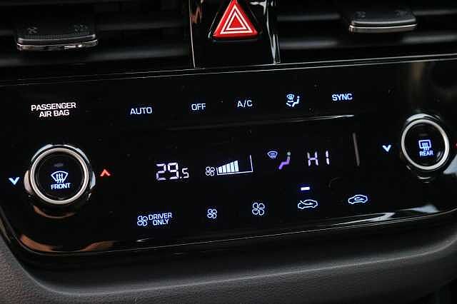 Hyundai IONIQ 1.6 h-GDi Premium DCT Euro 6 (s/s) 5dr Black