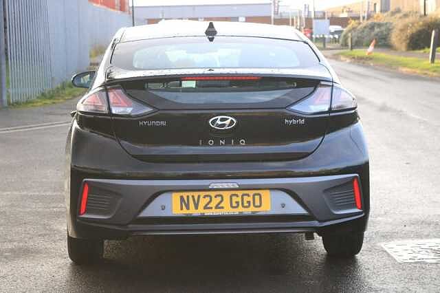 Hyundai IONIQ 1.6 h-GDi Premium DCT Euro 6 (s/s) 5dr Black