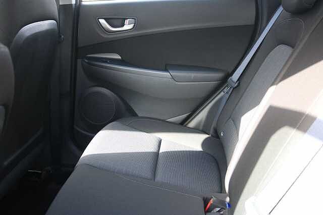 Hyundai KONA 1.6 GDi Hybrid SE Connect 5dr DCT Black