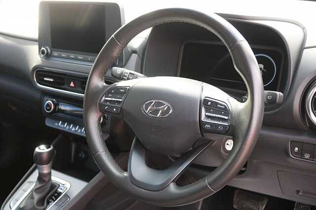 Hyundai KONA 1.6 GDi Hybrid SE Connect 5dr DCT Black