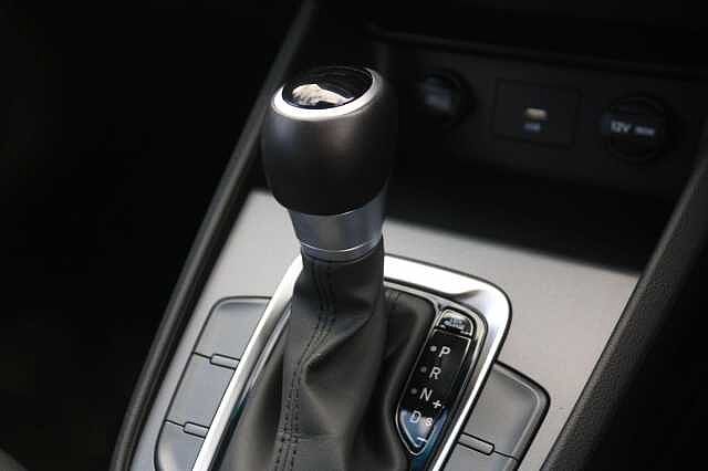 Hyundai KONA 1.6 GDi Hybrid SE Connect 5dr DCT Black