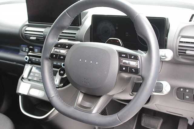 Hyundai INSTER 85kW 02 49kWh 5dr Auto Beige