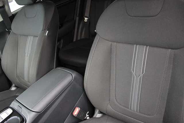 Hyundai TUCSON 1.6 TGDi Hybrid 230 SE Connect 5dr 2WD Auto Red