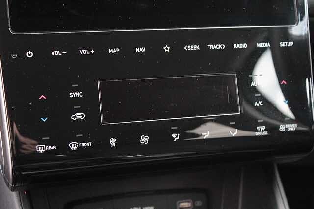 Hyundai TUCSON 1.6 TGDi Hybrid 230 SE Connect 5dr 2WD Auto Red