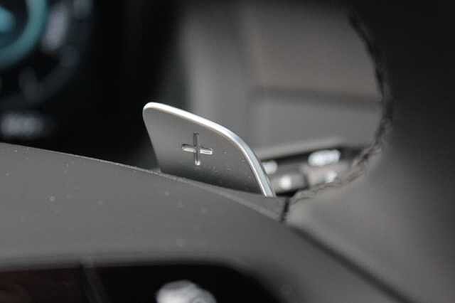 Hyundai TUCSON 1.6 TGDi Hybrid 230 SE Connect 5dr 2WD Auto Red