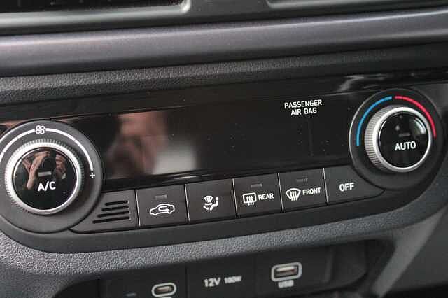 Hyundai i10 1.2 [79] Premium 5dr [Nav]