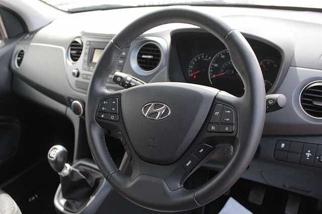 Hyundai I10 1.0 SE 5dr Red
