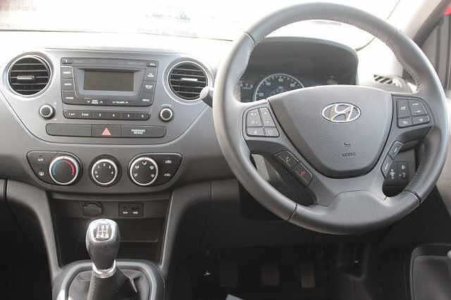 Hyundai I10 1.0 SE 5dr Red