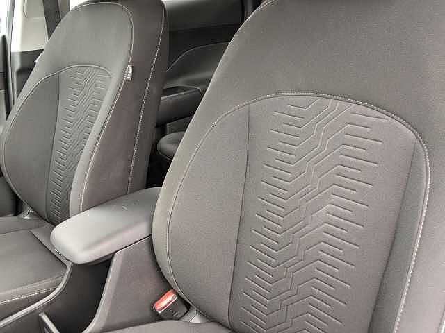 Hyundai KONA 160kW Advance 65kWh 5dr Auto White