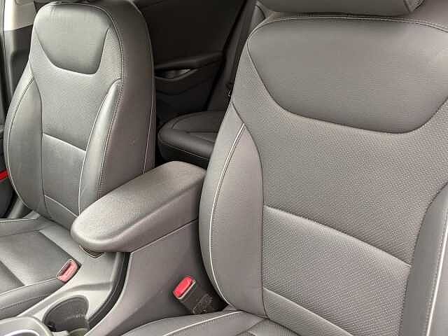 Hyundai IONIQ 1.6 GDi Hybrid Premium SE 5dr DCT