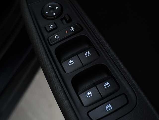 Hyundai INSTER Long Range 49kWh 02 SUV 5dr Electric Auto (115 ps)