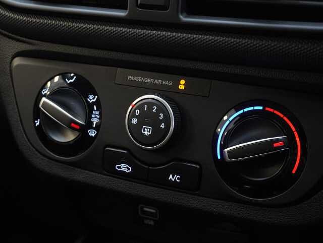 Hyundai I10 1.2 SE Connect Hatchback 5dr Petrol Manual Euro 6 (s/s) (84 ps) Dragon Red